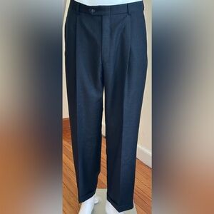 Hart Schaffner Marx Charcoal Gray Pleated Front Deep Pockets Dress Pants Sz 34.